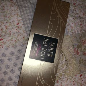 Soleil flat iron
